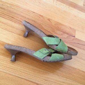 Dr. Scholl’s kitten heels!!!